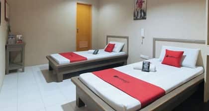 RedDoorz @ Bridgeway Hotel Tuguegarao City