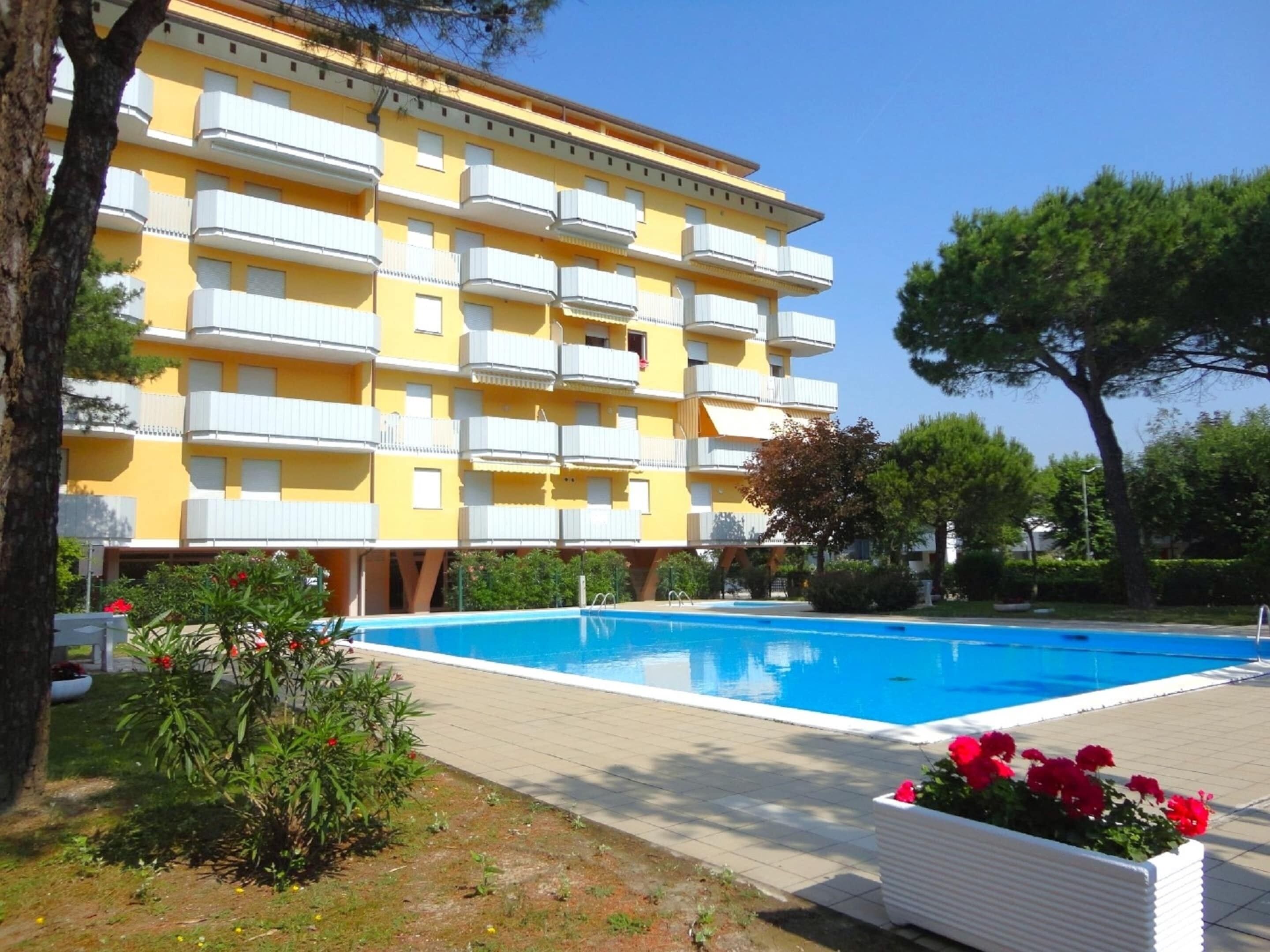 Apartment | Pool | Outdoor pool