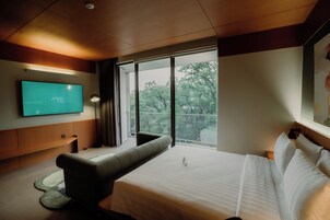 Junior Suite | Blackout drapes, free WiFi