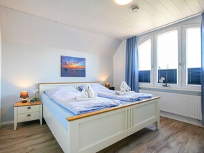 House | 2 bedrooms, individually furnished, iron/ironing board - At Home Comfortable Holiday Residence (Borkum)