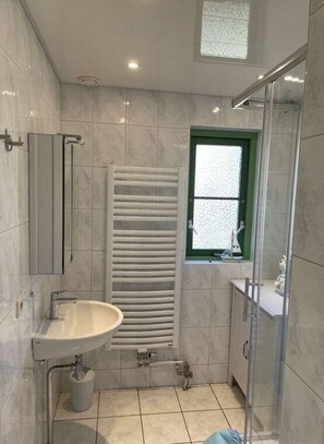 Bathroom - "sina" Comfortable Holiday Residence (Julianadorp)
