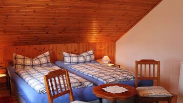 House | 3 bedrooms, individually furnished, iron/ironing board