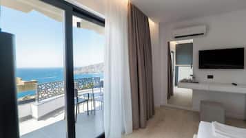 Triple Room, Balcony