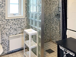 House | Bathroom - 4 Person Holiday Home in Skummeslovsstrand (Skummesloevsstrand)