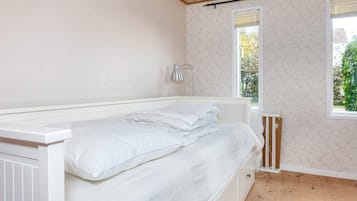 House | 3 bedrooms, individually furnished