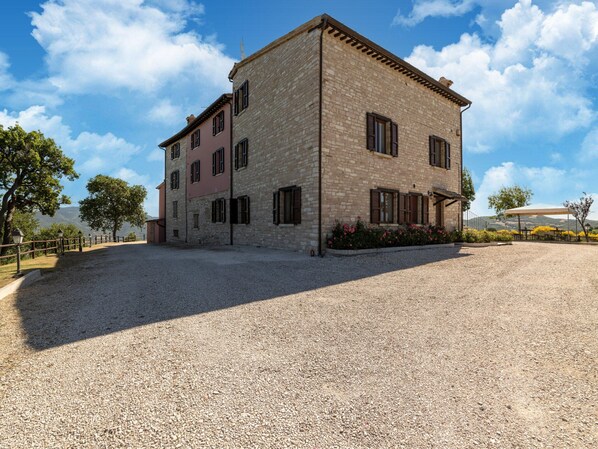 House | Exterior - Italian Farmhouse With Pool (Cagli)
