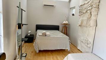 House | 1 bedroom, individually furnished