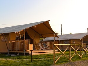 Tent | Exterior