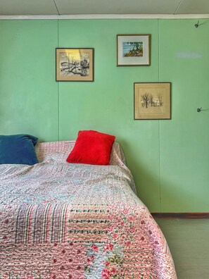 2 dormitorios, cuna de viaje, wifi gratis y ropa de cama