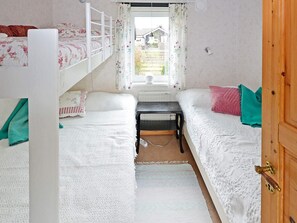 House | 3 bedrooms, individually furnished