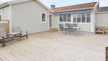 House | Outdoor dining