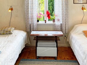House | 3 bedrooms, individually furnished