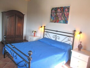 2 bedrooms, individually furnished, bed sheets - Villa in Tuscany With Pool & Olive Groves (Castelnuovo di Val di Cecina)