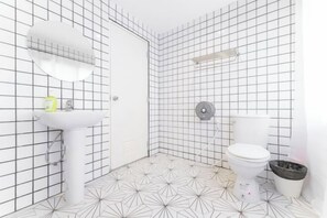 Cribs/infant beds - Evergreen Apartment by Beginning with, 3Br in Heart of Nimman (Chiang Mai)