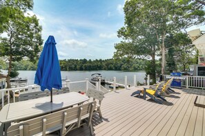 Outdoor dining - Plymouth Getaway w/ Private Lake Beach + Kayaks! (Plymouth)
