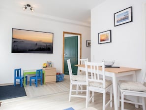 Apartment | Dining