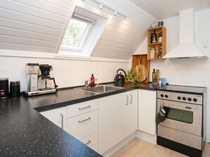 House | Private kitchen - 4 Person Holiday Home in Skjern (Skjern)