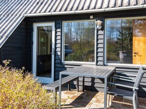 House | Outdoor dining - 4 Person Holiday Home in Skjern (Skjern)
