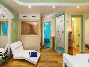 House | Bathroom - Spacious Holiday Home With Private Pool (Umag)