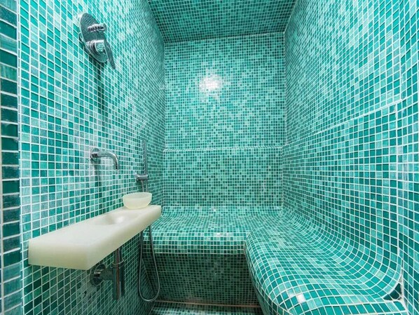 House | Bilik Mandi