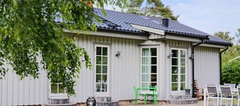 Modern Holiday Home With Garden-by Traum