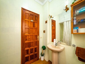 House | Bathroom - Holiday Home Los Silos Near Playa La Caleta (Los Silos)