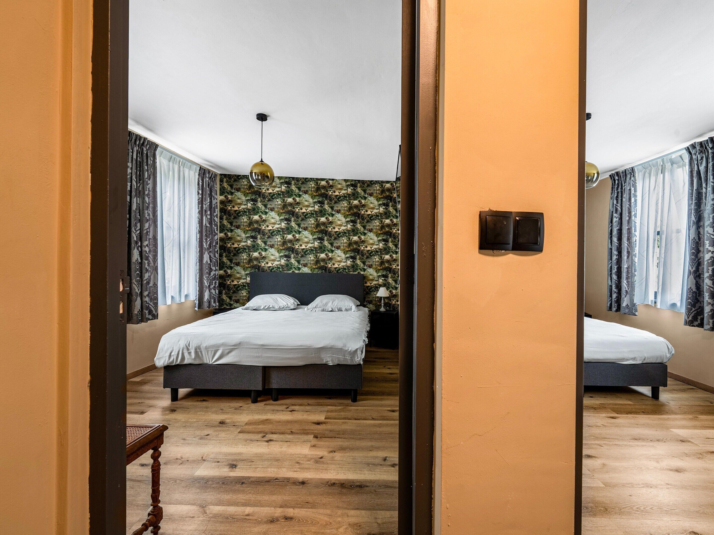 House | 5 bedrooms, individually furnished