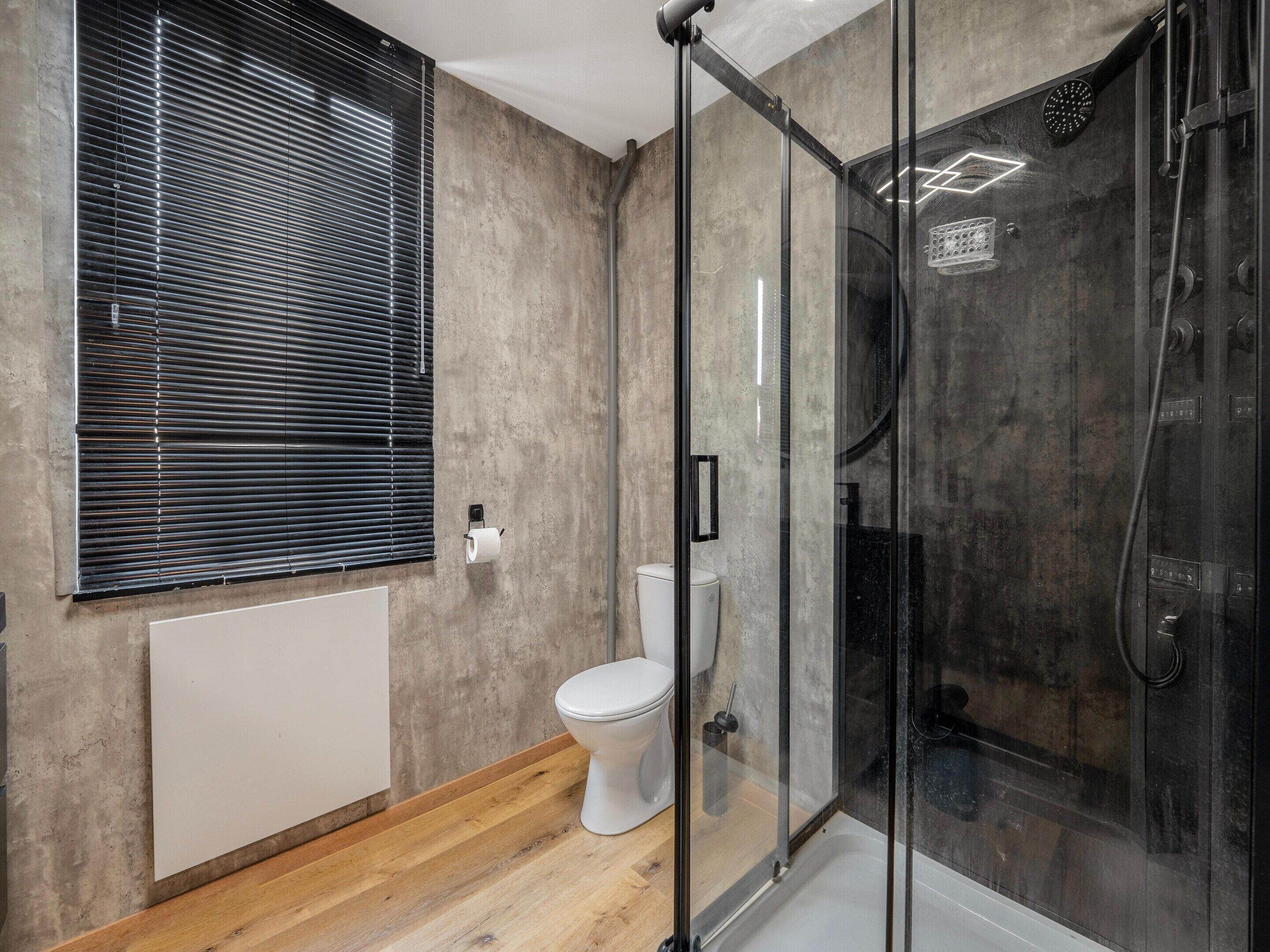 House | Bathroom