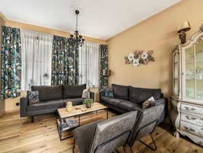 House | Living room - Marl Home With Spa, Sauna in the City Center (Valkenburg aan de Geul)