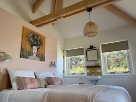 House | 3 bedrooms, individually furnished, bed sheets