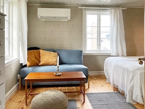 House | 2 bedrooms, individually furnished