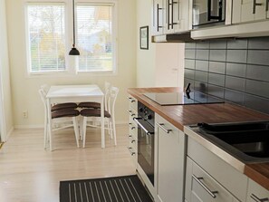 House | Private kitchen - Cosy Holiday Home With Balcony (Skummesloevsstrand)