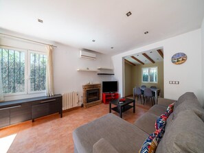 House | Living area - Cozy Denia Retreat With Garden (Denia)