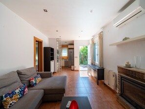 House | Living area - Cozy Denia Retreat With Garden (Denia)