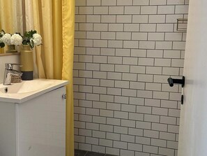 House | Bathroom
