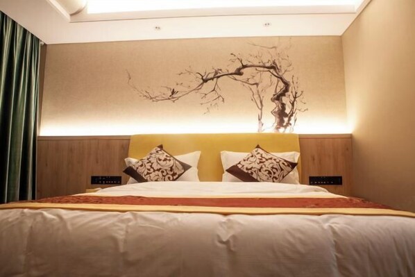 A hotel room with a bed, a wall-mounted artwork, and a control panel. - Long Shao Heng Hotel (Beijing)