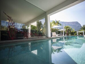 Hus | Pool | Indendørs pool, udendørs pool