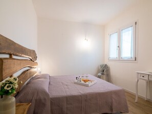 Apartment | 2 bedrooms, individually furnished, bed sheets
