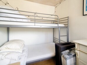 Rumah | 4 kamar tidur dan dilengkapi dengan perabotan berbeda-beda