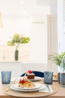 Se ofrece un desayuno a la carta (15 EUR por persona)