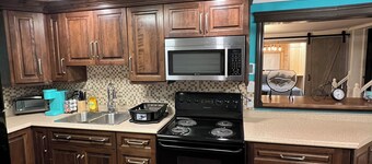 Large 1 Bedroom Apartment in the Heart of Quidi Vidi (Ground Level)