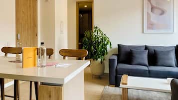 公寓, 2 间卧室 (703) | 私人厨房 | 冰箱、微波炉、烤箱、茶具/咖啡用具