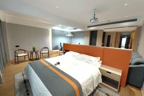 Ảnh chưa phân loại, 3 trong số 17 ảnh, nút