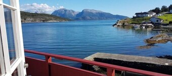 Charming sea house with private sauna & jetty with direct access to the fjord
