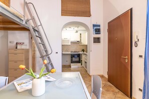Dining - Italian Experience- Florentine Careggi Loft (Florence)
