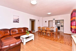 TV - Villa mit Pool und Klimaanlage (Galižana)
