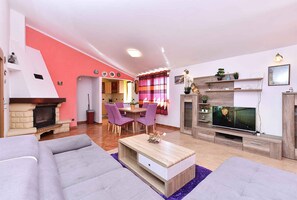 TV - Villa mit Pool und Klimaanlage (Galižana)