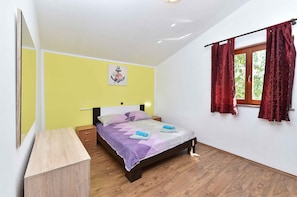 6 bedrooms, WiFi