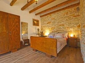 3 bedrooms, iron/ironing board, WiFi