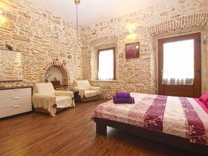 3 bedrooms, WiFi - Holiday home with air conditioning and terrace with barbecue (Medulin)